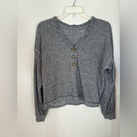 American Eagle gray neck long sleeve top with button detail  size XS/S - Picture 6 of 10